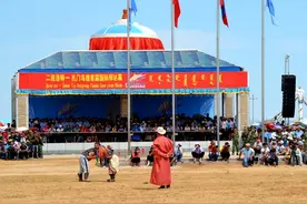 蒙古距中国最近的县城，用中国电、花人民币，还想要喝我们自来水图片