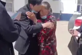 民警助姐弟俩找到失联27年母亲图片