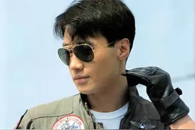 没想到8月还没结束，56岁的黎明，就以这样的方式让世界刮目相看图片