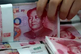 上了年纪的人，别把全部的钱存在银行存款中，内行人：有3大原因图片