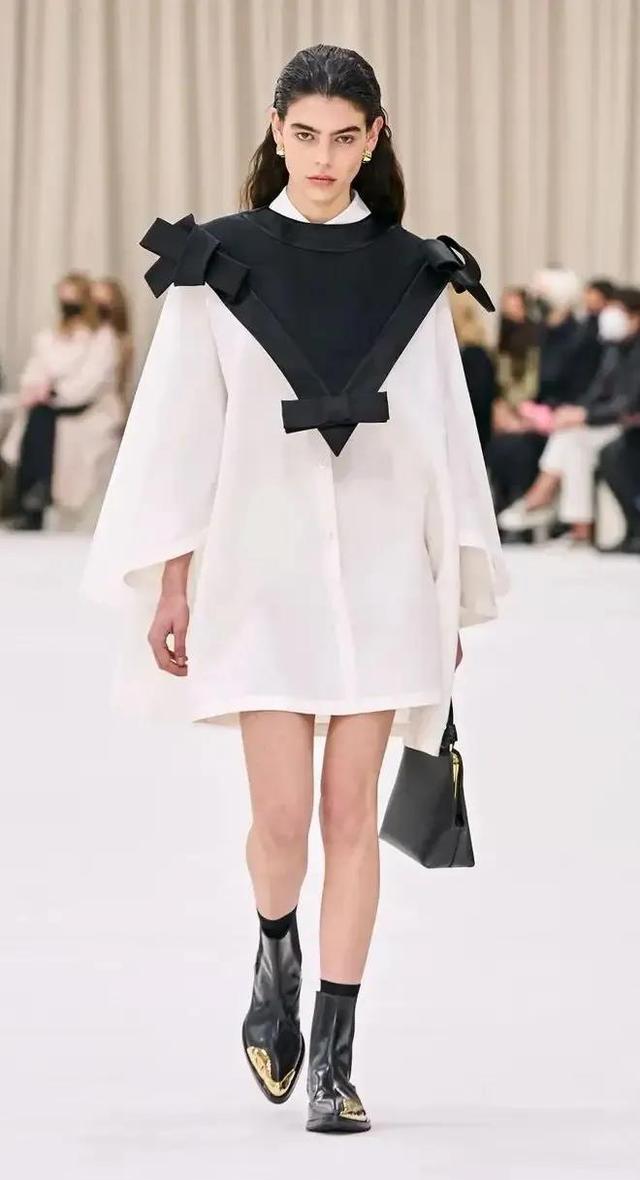 今年流行服装款式冬装女(202223秋冬女装流行趋势)|时尚穿搭|人生攻略