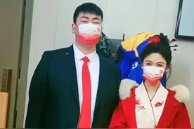 大衣哥儿子朱单伟低调完婚，只邀请了双方亲属参加，结婚现场曝光图片