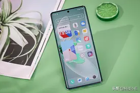 vivo爆发，双曲面屏+骁龙870+轻薄手感，不到半年从2499跌至1999图片