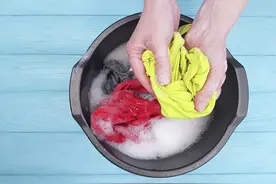 “洗衣粉”和“洗衣液”哪个好用？原来差距这么大，终于弄明白了图片