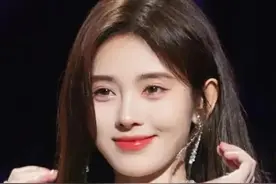 优雅甜美，身姿曼妙，时尚迷人的鞠婧祎写真照图片