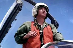 01年南海撞机事后，美国只赔3万要求归还飞机，江主席下令拆机图片