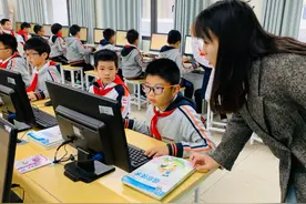 “赵金麦”字体引众人模仿，批卷教师很是惊艳，这字体看着真舒服图片