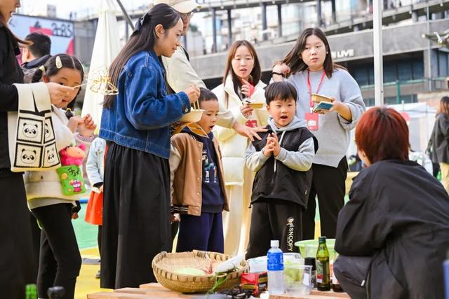 我们在这里相遇，于是城市开始呼吸