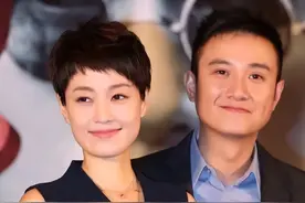 真复合了？文章带着大女儿看电影被拍，身边一短发美女疑似马伊琍图片