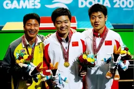 丁俊晖泪目：以奖杯告慰天堂里的母亲，我和家人会过好每一天图片