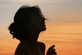 老公出差回来，我们像小别胜新婚。图片