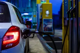 汽油降价有变！11月29日调整后的92、95汽油价格，猪价、粮价咋样图片