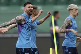 阿根廷队工体适应训练，Uzi复出获胜泪洒赛场图片