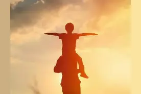 人为什么会“握拳而来，撒手而去”？图片