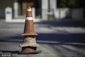 剧组拍戏封路居民怒斥谁给的权力图片