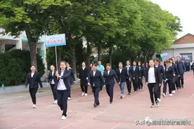 大荔县城郊中学教师趣味运动会重燃青春风暴图片