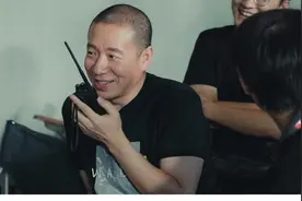 “摇滚教母”梁龙：跨界做导演，不会就是不会，但我不装图片
