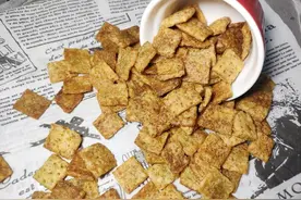 小米只会熬粥？教你做小米锅巴，大人小孩都爱吃，香酥可口嘎嘣脆图片