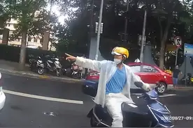 【我为群众办实事】惊险！孕妇刚出医院又突然摔倒在地图片