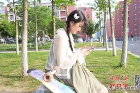 十堰各高校兴起“滑板运动” 快看这位00后追风女孩的滑板梦图片
