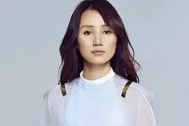 为什么劝“方圆脸”别留黑长直？看完袁泉的长短发对比，你就懂了图片