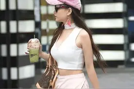 对于聚会上出现“男士AA女士免单”的情况，你的看法是什么？图片