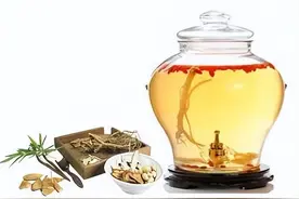 药酒到底是药还是酒，能不能喝？提醒：这3类中药别拿来泡酒图片