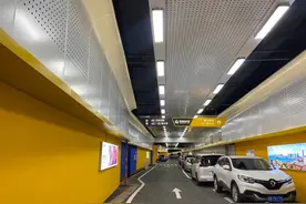 青岛禹城路人防停车场投用，连接青大附院缓解停车难图片