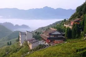 30名研究生放弃百万年薪，集体在云海寺出家当和尚图片