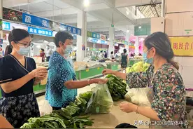 创文冲锋号 | 农贸市场换新颜 烟火气里显文明图片