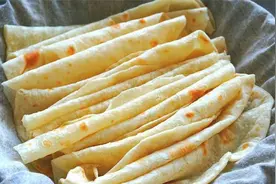 1碗面粉2勺盐，学会这个诀窍，40秒烙2张，凉了也不发硬图片