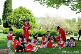 小时候的春游，今天成为难得的记忆，却又很搞笑图片