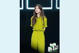 曾经“男人婆”的陈嘉桦，在42岁的时候，美出天际！图片