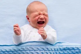 宝宝私处有包块，是什么情况？能自行消除吗？图片