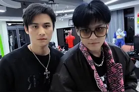 安徽90后小伙，带父母拍视频成网红，年入过亿的背后有啥背景？图片