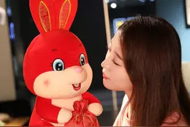 兔年到，老人说“兔年穿红老三样，逢九本命莫相忘”，啥是老三样图片