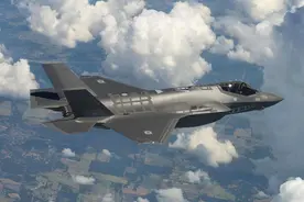 日本F35红外锁定歼20，解放军飞行员浑然不觉？歼20可没这么差！图片