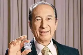 何鸿燊花15亿换11年寿命，死后何家迟迟不敢下葬，这是为什么？图片