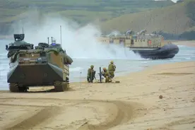 日本“水陆机动团”公开展示夺岛演习 演练陆海协同图片