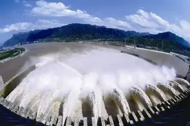 一旦爆发战争，三峡大坝遭到攻击该如何面对？周边军事力量不好惹图片