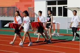 让青春在志愿服务中闪光——江苏省扬州中学组织学生开展暑期志愿服务活动图片