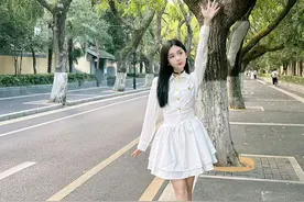 拍照不会摆动作，9个简单易学拍照姿势，谁拍谁好看图片