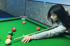 笑死了！记者暗访贵阳各台球城的女陪练，直接问有没有特殊服务图片