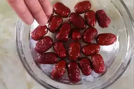 红枣买回来切记不要直接吃，干货店老板教我绝招，真的太实用了图片