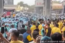 台湾庙会大乱斗，约200人群殴图片