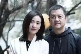 51岁李亚鹏再婚：娇妻小19岁、曾是“超模”，她到底看上他啥？图片