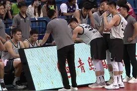 杨鸣“1次暂停换2人”，3点得到改善，半场领先广厦24分关键图片