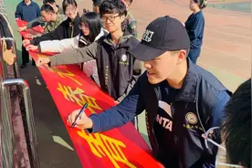 西北政法大学85周年校庆！这群退役大学生用接力跑向母校庆生！图片