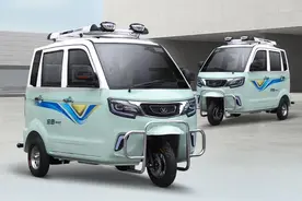 这2款带冷暖空调的电动三轮车，夏天骑行更舒适，价格不贵还好看图片