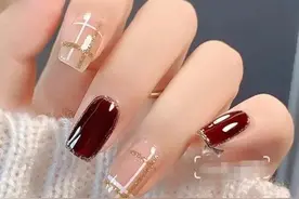 指尖上的美（漂亮短款美甲）图片